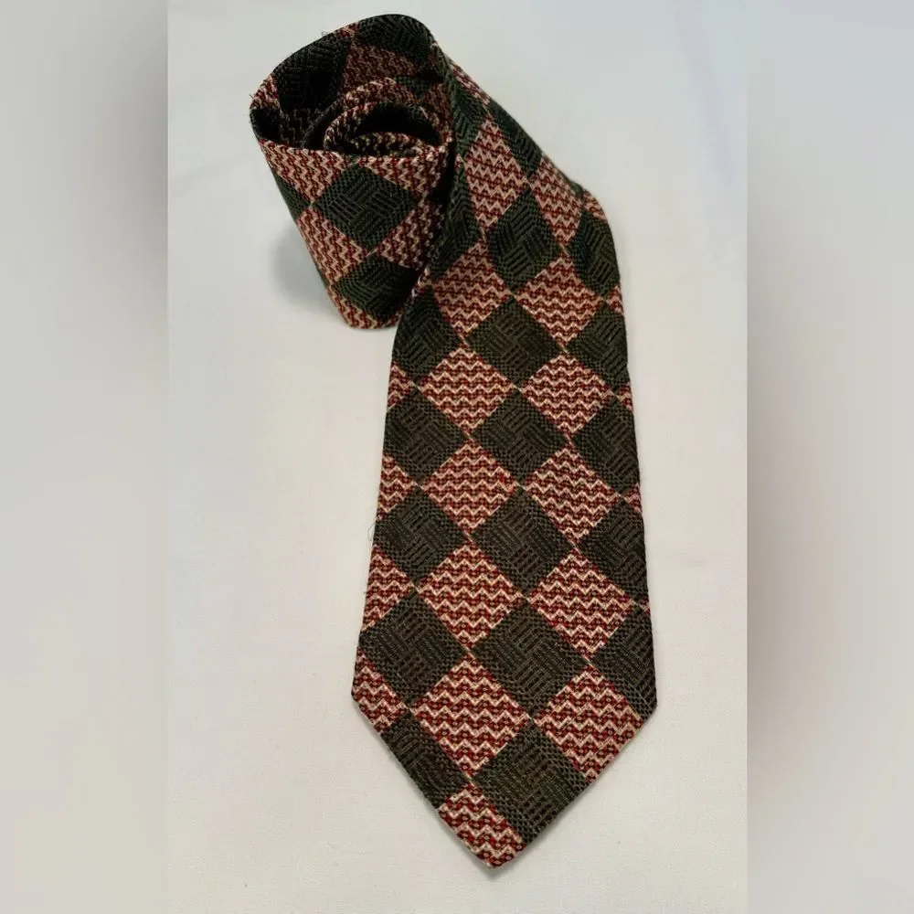 Ermenegildo Zegna Silk Tie, Green Red‎ Diamond Motif, Italian, Business, Holiday